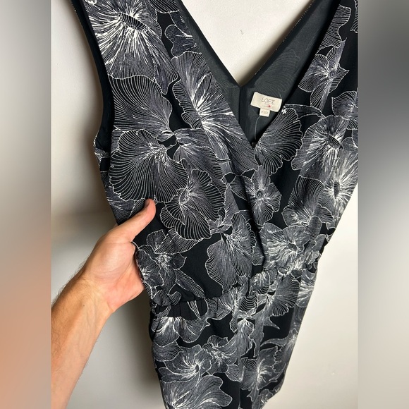 NWT Loft Size L Black and White Floral Sleeveless Romper Summer Vacation - Picture 3 of 11